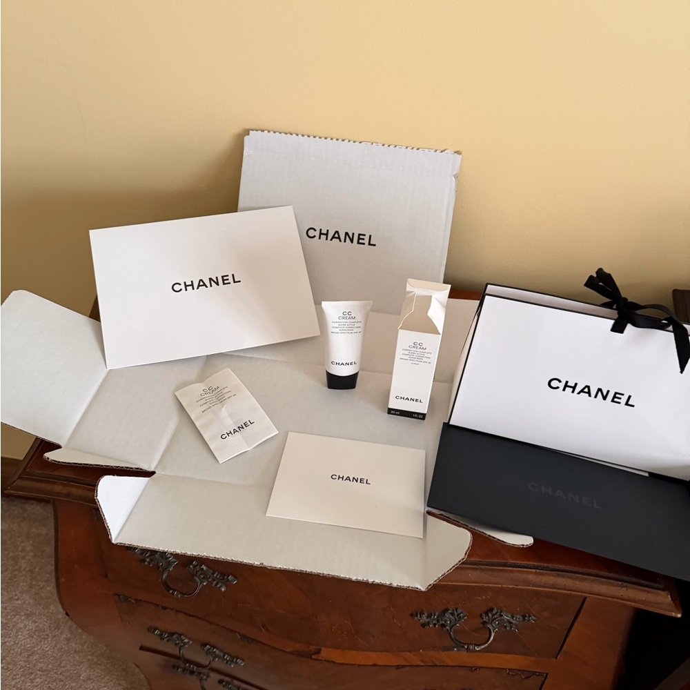 CHANEL AUTHENTIC CC CREAM #10 BEIGE